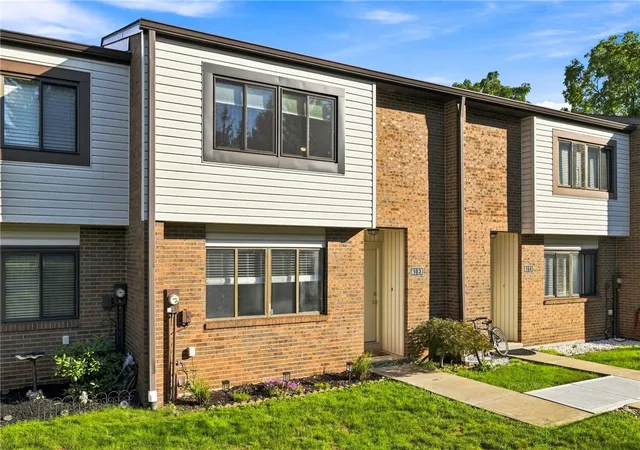 Photo 2 of Condo for sale at 103 Springwater Ct, Moon/crescent Twp, PA 15108 | MLS# 1773398 | Listing updated on 2026-09-13