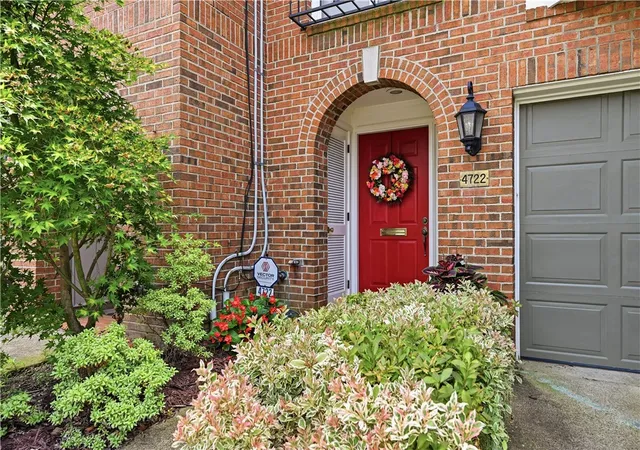 Photo 2 of Single family home for sale at 4722 Bayard St, Shadyside, PA 15213 | MLS# 1773646 | Listing updated on 2026-09-29