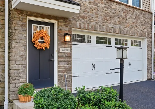 Photo 2 of Townhouse for sale at 4010 Crown Dr, South Park, PA 15129 | MLS# 1773651 | Listing updated on 2026-09-13