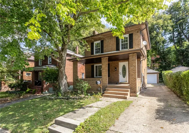Photo 2 of Single family home for sale at 433 Layton Ave, Mt Lebanon, PA 15216 | MLS# 1773864 | Listing updated on 2026-09-14