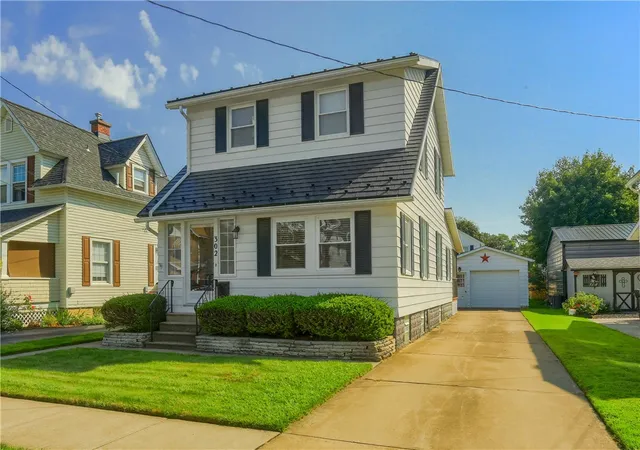 Photo 1 of Single family home for sale at 302 Foch St, Ellwood City, PA 16117 | MLS# 1772701 | Listing updated on 2026-09-12