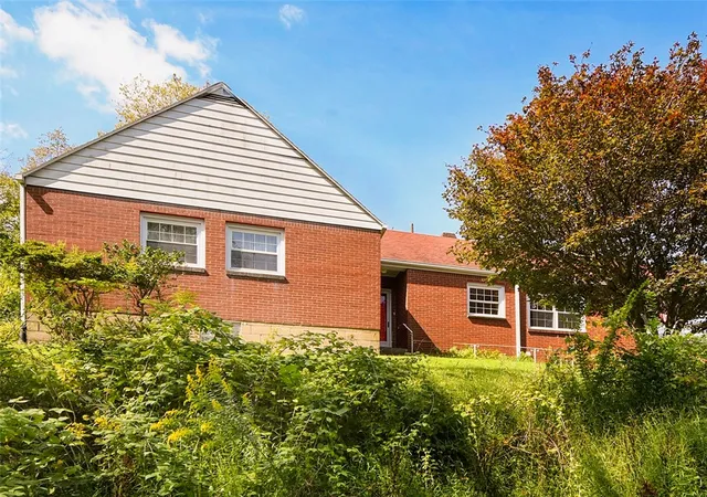 Photo 2 of Single family home for sale at 577 Highland Ave, Wilkins Twp, PA 15145 | MLS# 1773515 | Listing updated on 2026-09-10