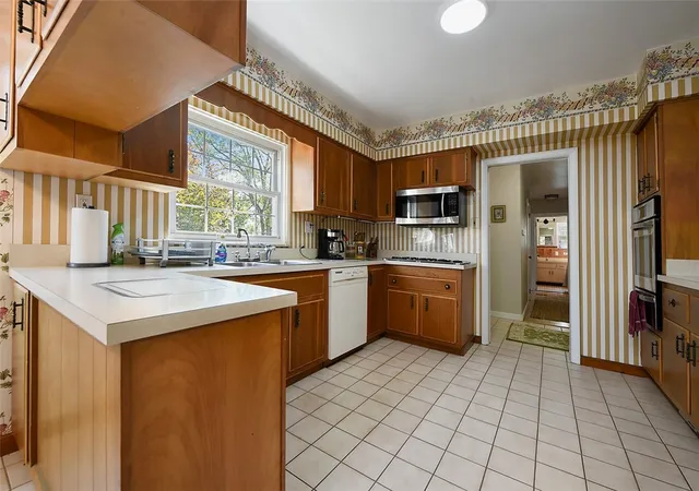 Photo 3 of Single family home for sale at 577 Highland Ave, Wilkins Twp, PA 15145 | MLS# 1773515 | Listing updated on 2026-09-10