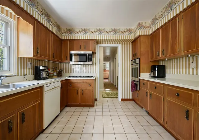 Photo 3 of Single family home for sale at 577 Highland Ave, Wilkins Twp, PA 15145 | MLS# 1773515 | Listing updated on 2026-09-10