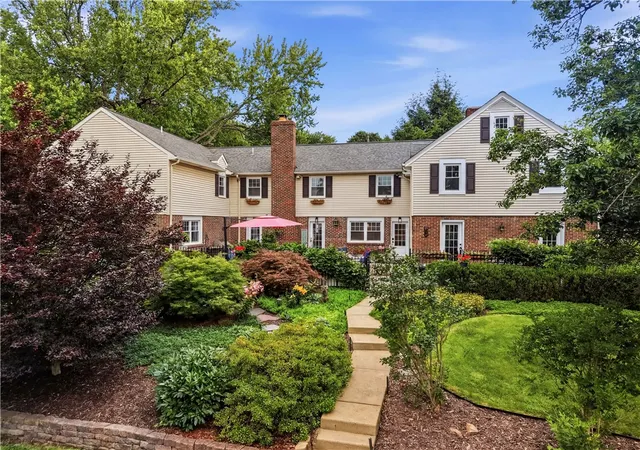 Photo 1 of Single family home for sale at 836 Old Thorn Run Rd, Moon/crescent Twp, PA 15108 | MLS# 1773797 | Listing updated on 2026-09-13