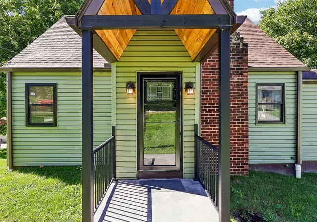 Photo 3 of Sale Pending at 1890 Mickanin Rd, North Huntingdon, PA 15642 | MLS# 1773575 | Listing updated on 2026-09-30