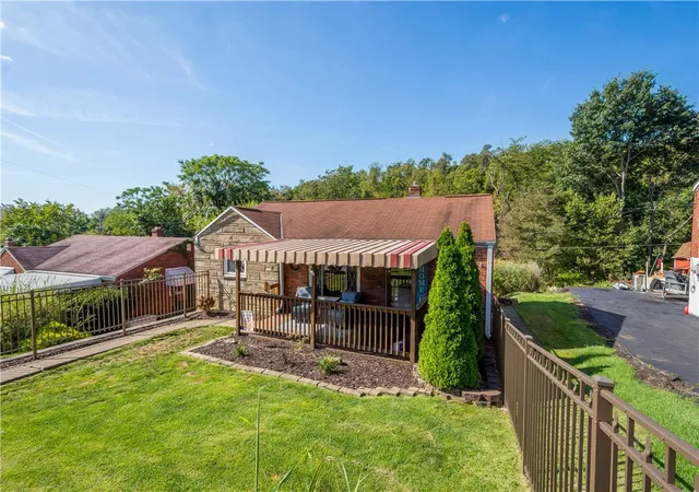 Photo 3 of Single family home for sale at 441 Glencoe Dr, West Mifflin, PA 15122 | MLS# 1773780 | Listing updated on 2026-09-12