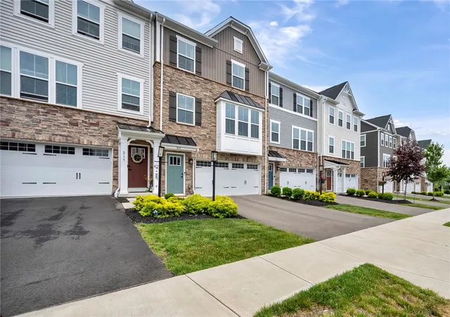 Photo 2 of Single family home for sale at 213 Cranesbill Dr, Adams Twp, PA 16046 | MLS# 1773835 | Listing updated on 2026-09-10