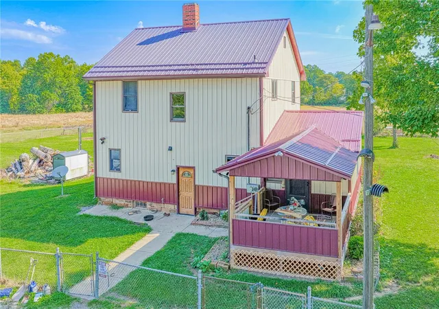 Photo 1 of Single family home for sale at 4217 Hillsville Rd, Pulaski Twp, PA 16143 | MLS# 1773771 | Listing updated on 2026-09-10