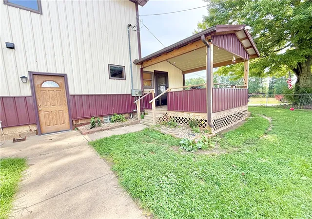 Photo 2 of Single family home for sale at 4217 Hillsville Rd, Pulaski Twp, PA 16143 | MLS# 1773771 | Listing updated on 2026-09-10
