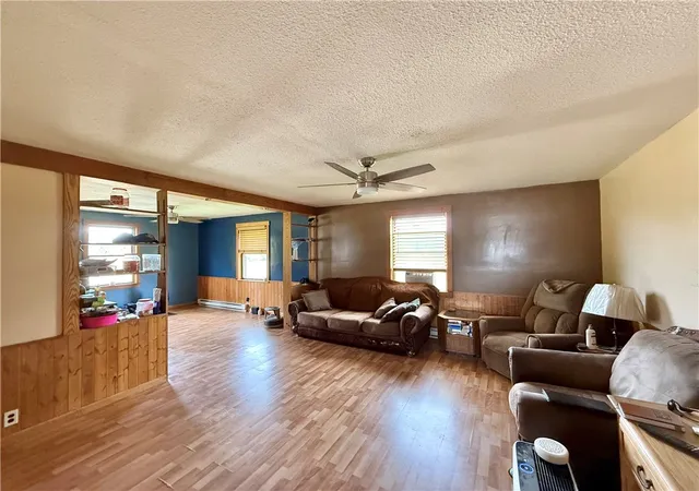 Photo 4 of Single family home for sale at 4217 Hillsville Rd, Pulaski Twp, PA 16143 | MLS# 1773771 | Listing updated on 2026-09-10