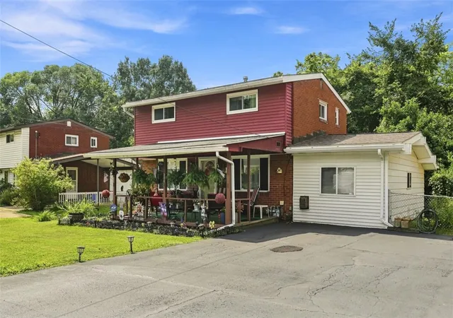 Photo 2 of Single family home for sale at 576 Firethorne Dr, Monroeville, PA 15146 | MLS# 1773896 | Listing updated on 2026-09-12