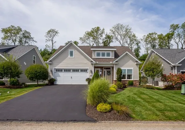 Photo 1 of Single family home for sale at 124 Summer Ln, Mt Pleasant Twp, PA 15057 | MLS# 1772873 | Listing updated on 2026-10-05