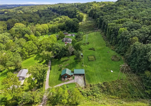 Photo 4 of Single family home for sale at 124 Pensy Ln, Mahoning Twp, PA 16132 | MLS# 1773661 | Listing updated on 2026-09-12