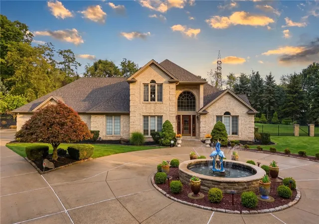 Photo 2 of Single family home for sale at 3360 Evergreen Rd, Ross Twp, PA 15237 | MLS# 1773660 | Listing updated on 2026-09-10