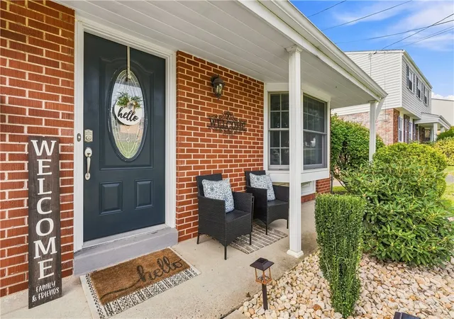 Photo 2 of Sale Pending at 137 Windsor Dr, Hempfield Twp, PA 15642 | MLS# 1773536 | Listing updated on 2026-09-14