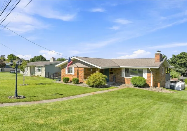 Photo 1 of Single family home for sale at 1152 Skyline Dr, Hempfield Twp, PA 15601 | MLS# 1773874 | Listing updated on 2026-09-10