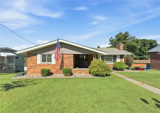 Photo 2 of Single family home for sale at 1152 Skyline Dr, Hempfield Twp, PA 15601 | MLS# 1773874 | Listing updated on 2026-09-10