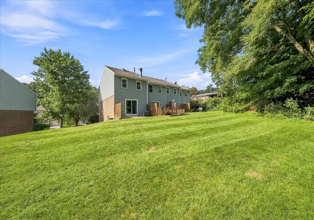 Photo 2 of Townhouse for sale at 109 Spruce Ct, Ross Twp, PA 15229 | MLS# 1773907 | Listing updated on 2026-09-13