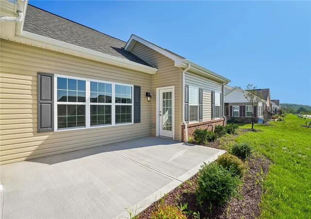Photo 3 of Condo for sale at 2102 S Links Ave, Center Twp, PA 16001 | MLS# 1773921 | Listing updated on 2026-09-10