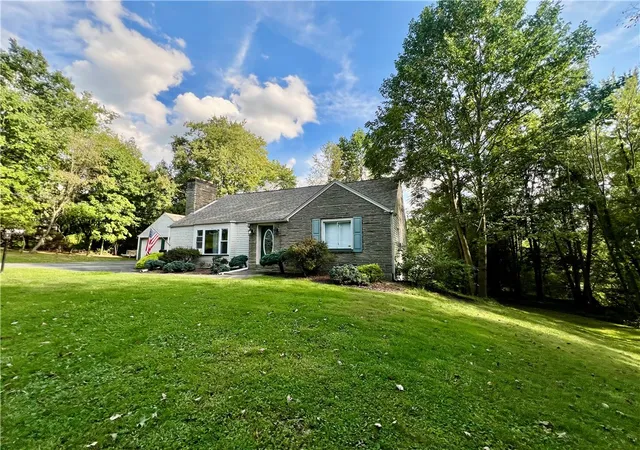 Photo 2 of Single family home for sale at 129 Upland Dr, Neshannock Twp, PA 16105 | MLS# 1773933 | Listing updated on 2026-09-10