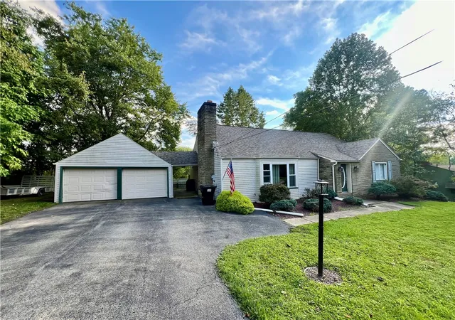 Photo 2 of Single family home for sale at 129 Upland Dr, Neshannock Twp, PA 16105 | MLS# 1773933 | Listing updated on 2026-09-10
