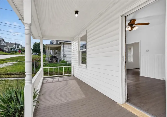 Photo 3 of Single family home for sale at 565 Broad St, City Of Washington, PA 15301 | MLS# 1773942 | Listing updated on 2026-09-10
