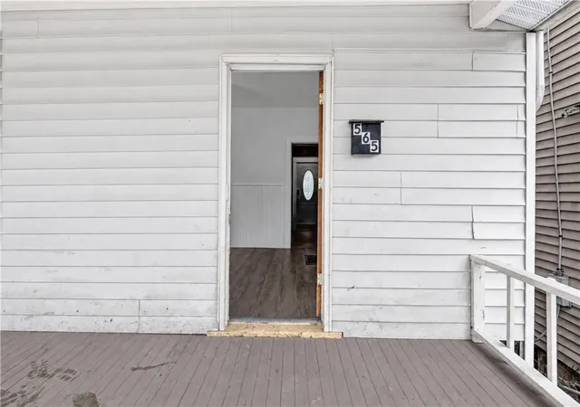 Photo 3 of Single family home for sale at 565 Broad St, City Of Washington, PA 15301 | MLS# 1773942 | Listing updated on 2026-09-10
