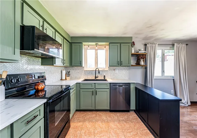 Photo 4 of Single family home for sale at 421 Hillcrest Dr, Unity  Twp, PA 15650 | MLS# 1773416 | Listing updated on 2026-09-25