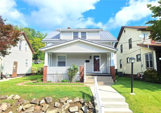 Photo 1 of Sale Pending at 712 Line Ave, Ellwood City, PA 16117 | MLS# 1773934 | Listing updated on 2026-09-12
