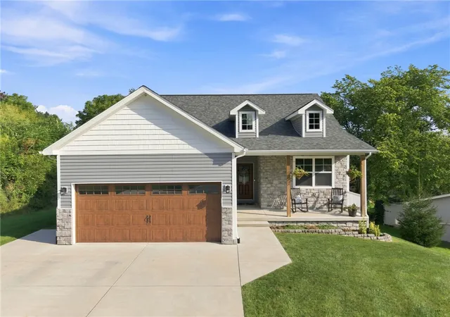 Photo 1 of Single family home for sale at 1324 Main St, Derry Twp, PA 15650 | MLS# 1773556 | Listing updated on 2026-09-15