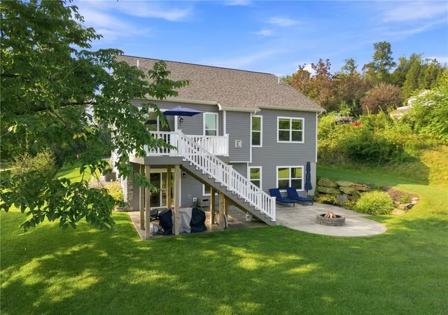 Photo 2 of Single family home for sale at 1324 Main St, Derry Twp, PA 15650 | MLS# 1773556 | Listing updated on 2026-09-15