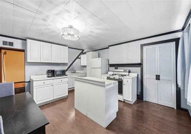 Photo 4 of Single family home for sale at 55 Roscoe St, South Side, PA 15203 | MLS# 1773950 | Listing updated on 2026-09-12
