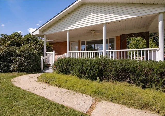 Photo 2 of Single family home for sale at 125 Baldwin Rd, Shenango Twp, PA 16101 | MLS# 1773725 | Listing updated on 2026-09-10