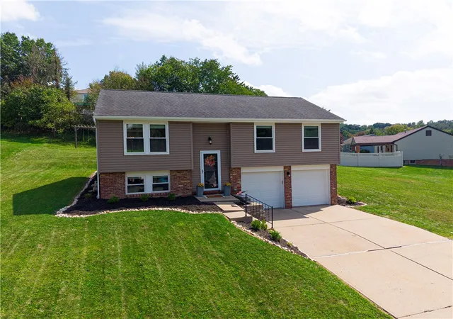 Single family home for sale at 73 Fawnvue Dr, Robinson Twp, PA 15136 | MLS# 1773961