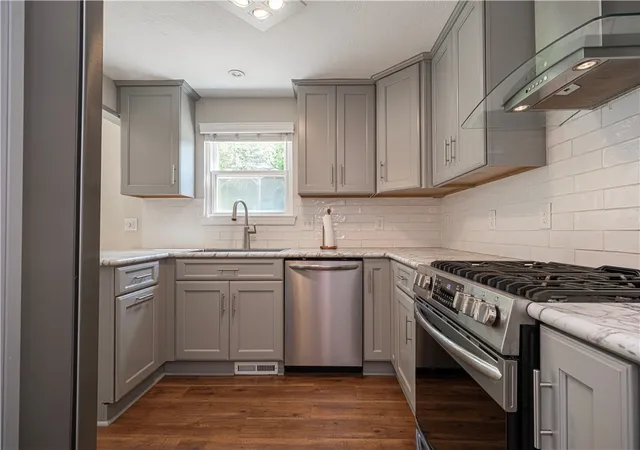 Photo 4 of Single family home for sale at 73 Fawnvue Dr, Robinson Twp, PA 15136 | MLS# 1773961 | Listing updated on 2026-09-12