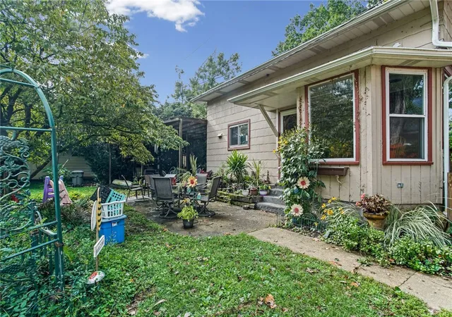Photo 2 of Single family home for sale at 235 Country Clb Dr, Ellwood City, PA 16117 | MLS# 1772514 | Listing updated on 2026-09-12