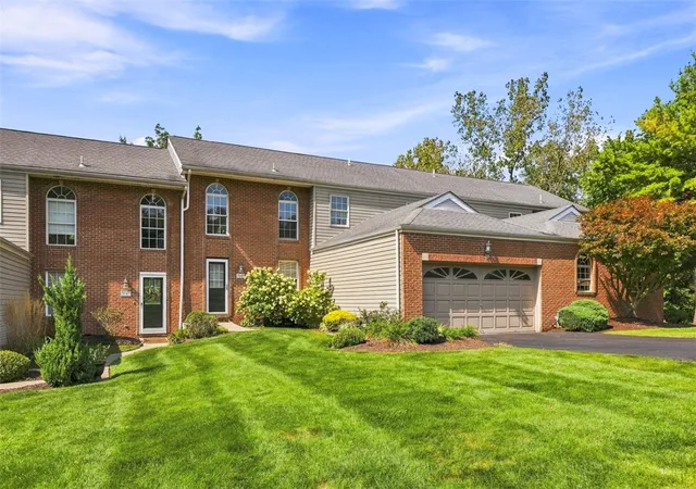 Photo 1 of Sale Pending at 7049 Clubview Dr, South Fayette, PA 15017 | MLS# 1773958 | Listing updated on 2026-10-01