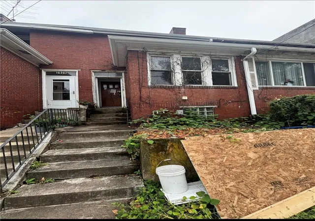 Photo 1 of Townhouse for sale at 2926 Webster Ave, Hill District, PA 15219 | MLS# 1773995 | Listing updated on 2026-09-10