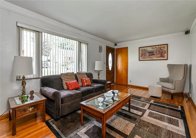 Photo 3 of Single family home for sale at 316 Bernice St, Ross Twp, PA 15237 | MLS# 1773694 | Listing updated on 2026-09-19