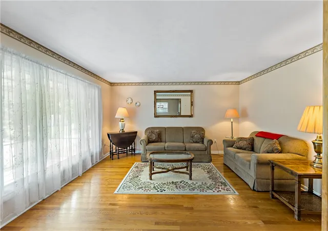 Photo 3 of Single family home for sale at 25 Barclay St, City Of Greensburg, PA 15601 | MLS# 1773740 | Listing updated on 2026-09-14