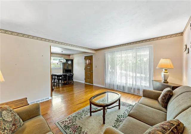 Photo 4 of Single family home for sale at 25 Barclay St, City Of Greensburg, PA 15601 | MLS# 1773740 | Listing updated on 2026-09-14