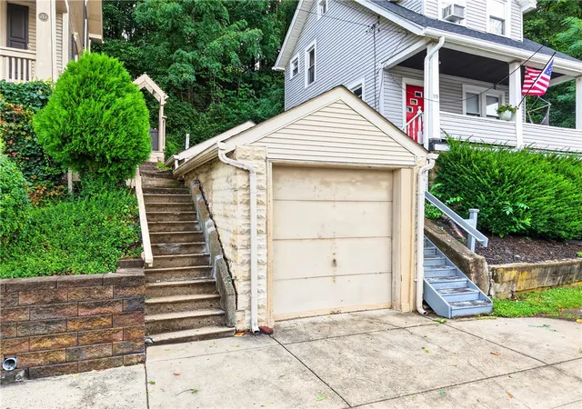 Photo 3 of Single family home for sale at 717 12th Avenue, New Brighton, PA 15066 | MLS# 1773186 | Listing updated on 2026-09-10