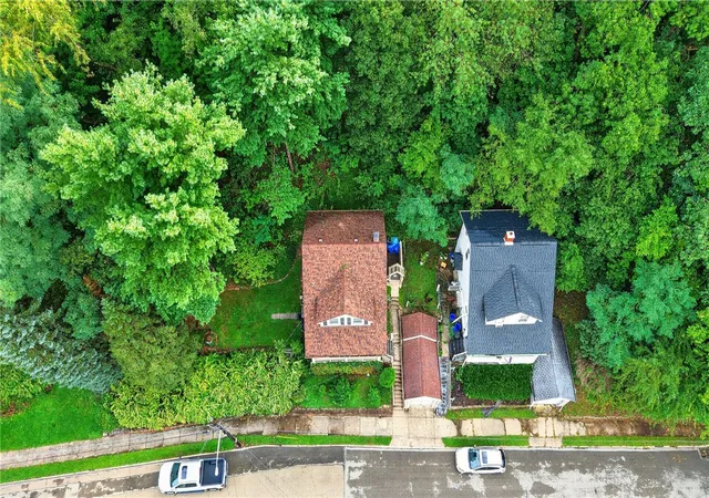 Photo 3 of Single family home for sale at 717 12th Avenue, New Brighton, PA 15066 | MLS# 1773186 | Listing updated on 2026-09-10