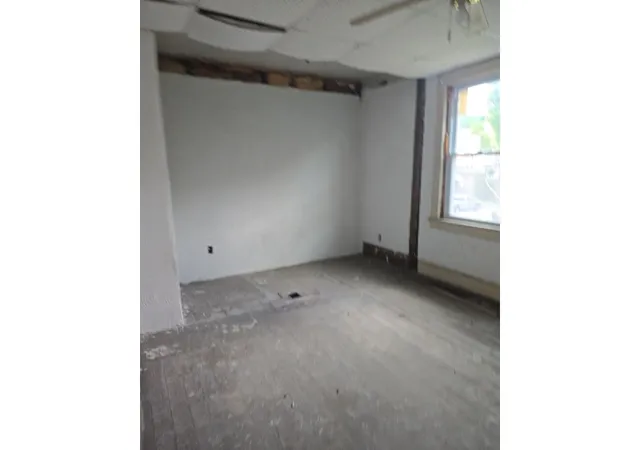 Photo 3 of Single family home for sale at 627 Olive Ln #4, Ambridge, PA 15003 | MLS# 1773522 | Listing updated on 2026-09-14