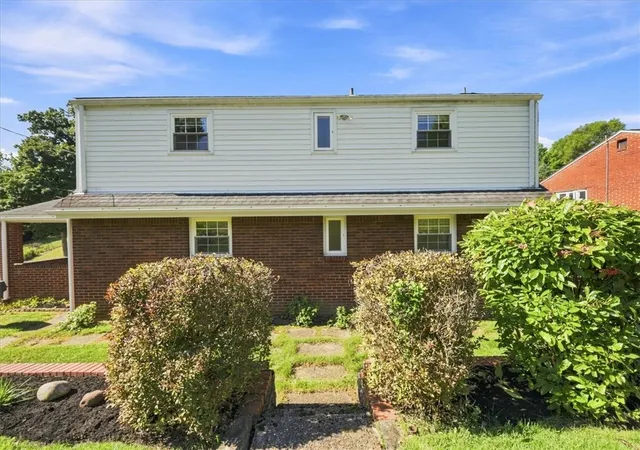 Photo 3 of Single family home for sale at 851 Baldwin St, Castle Shannon, PA 15234 | MLS# 1774012 | Listing updated on 2026-09-12