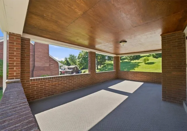 Photo 4 of Single family home for sale at 851 Baldwin St, Castle Shannon, PA 15234 | MLS# 1774012 | Listing updated on 2026-09-12