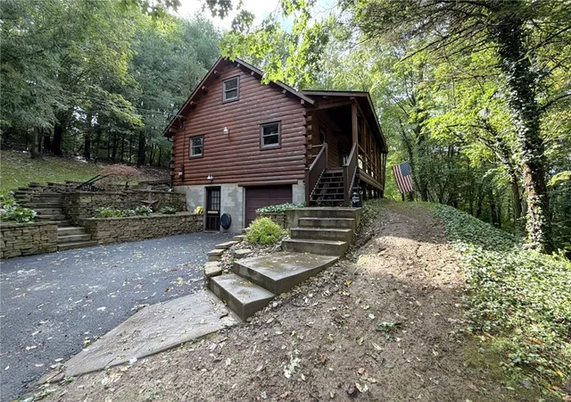 Photo 2 of Single family home for sale at 252 Wolfe Nursery Rd, Hempfield Twp, PA 15601 | MLS# 1773706 | Listing updated on 2026-09-11