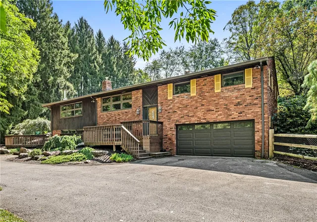 Photo 1 of Single family home for sale at 162 Kaufman Rd, Jackson Twp, PA 16033 | MLS# 1774009 | Listing updated on 2026-09-15