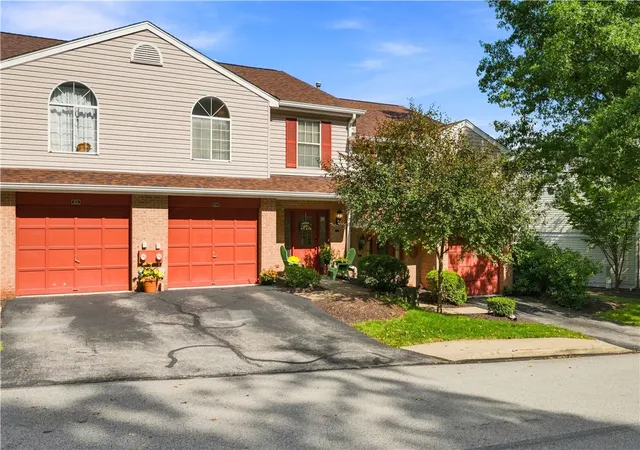 Photo 3 of Condo for sale at 613 Newport Dr, Penn Hills, PA 15235 | MLS# 1773897 | Listing updated on 2026-10-16